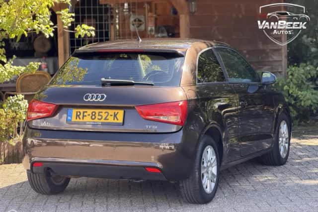 Audi A1 (2010) thumbnail 2