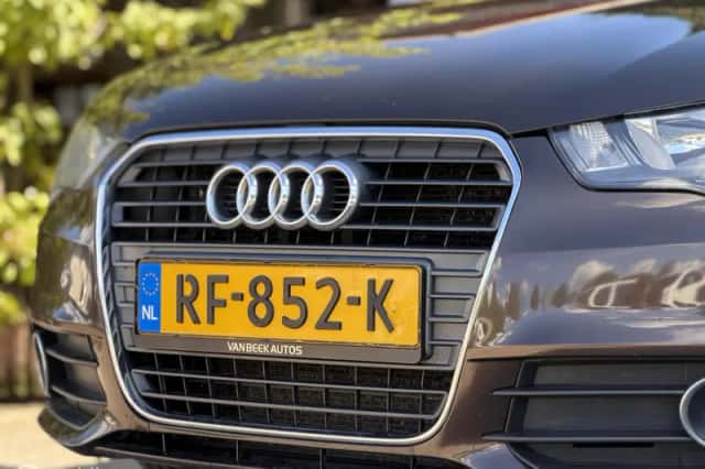Audi A1 (2010) thumbnail 6