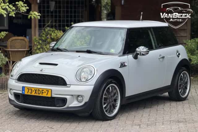 MINI Cooper S (2012) thumbnail 1