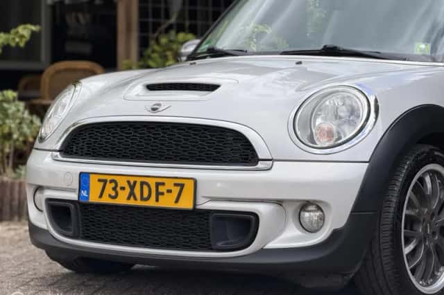MINI Cooper S (2012) thumbnail 4