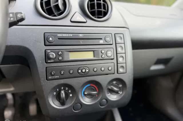Ford Fiesta (2003) thumbnail 5