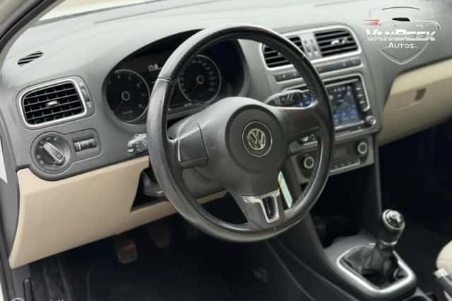 Volkswagen Polo (2013) thumbnail 3