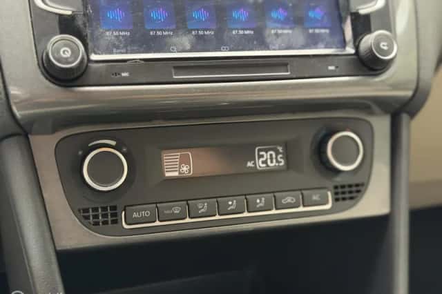 Volkswagen Polo (2013) thumbnail 5