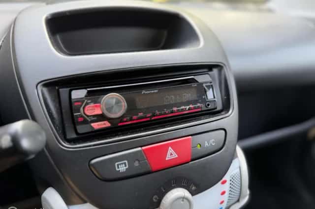 Peugeot 107 (2013) thumbnail 6
