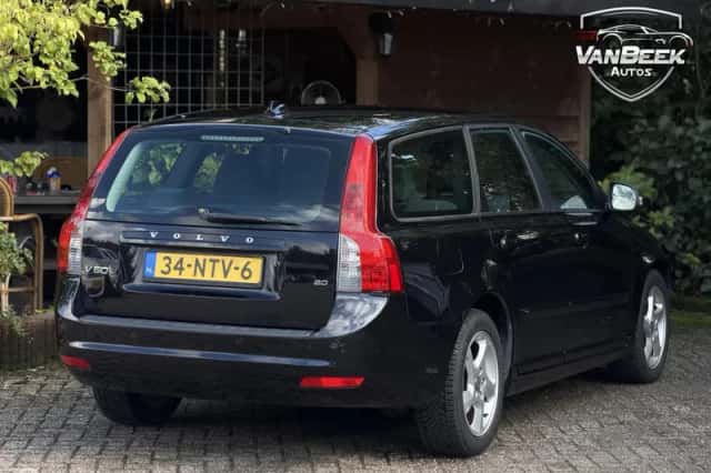 Volvo V50 (2010) thumbnail 2