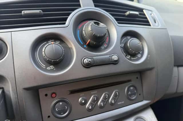 Renault Scénic (2003) thumbnail 5