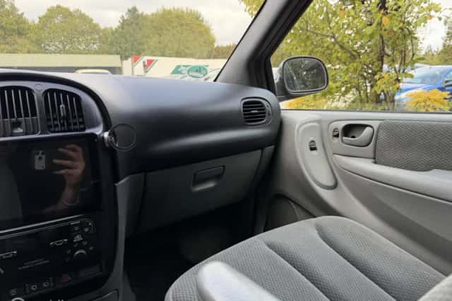 Chrysler Voyager (2006) thumbnail 4