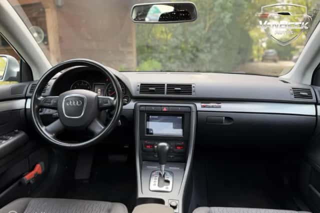 Audi A4 (2006) thumbnail 3