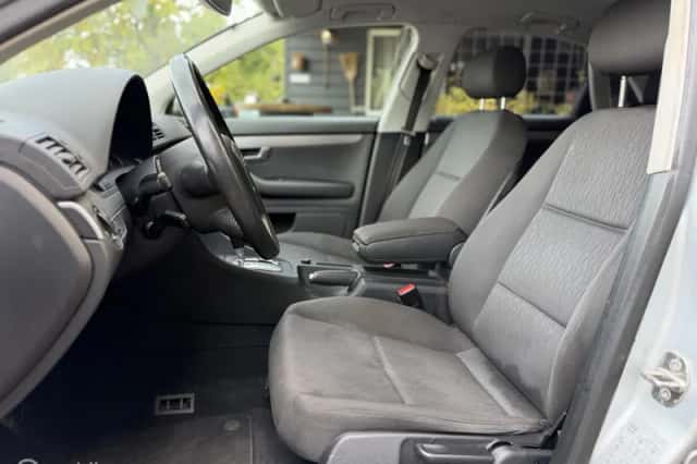Audi A4 (2006) thumbnail 4