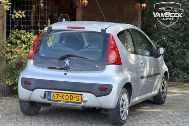 Peugeot 107 (2007) thumbnail 2