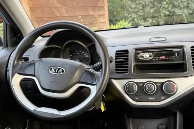 Kia Picanto (2011) thumbnail 4