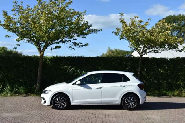 Volkswagen Polo (2022) thumbnail 4
