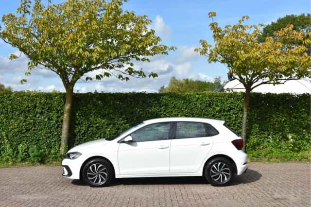 Volkswagen Polo (2023) thumbnail 4