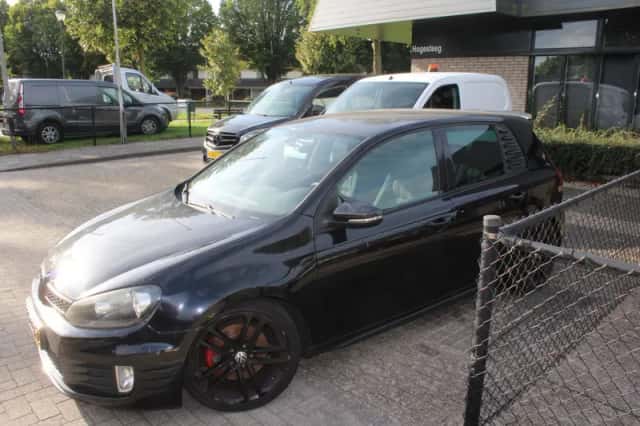 Volkswagen Golf (2010) thumbnail 1