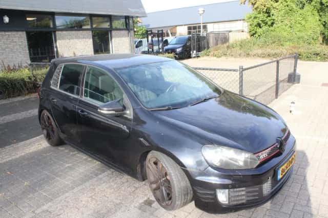 Volkswagen Golf (2010) thumbnail 3