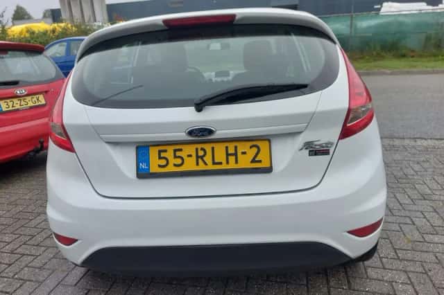 Ford Fiesta (2011) thumbnail 5