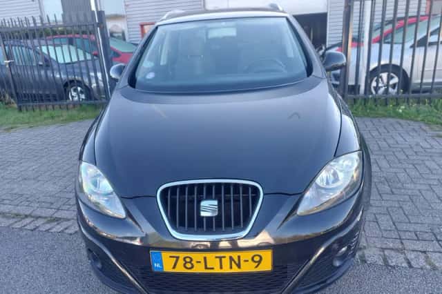 SEAT Altea XL (2010) thumbnail 2