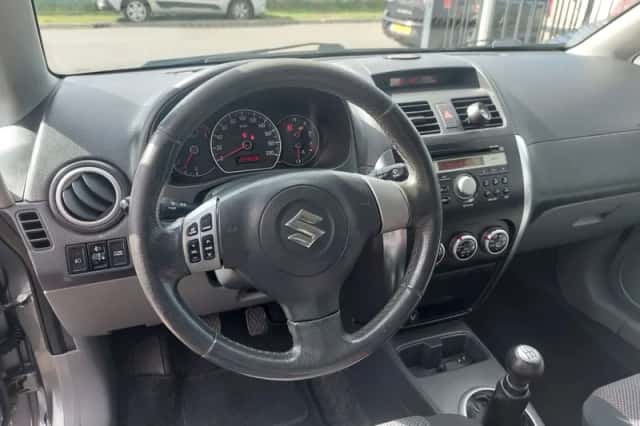 Suzuki SX4 (2009) thumbnail 6