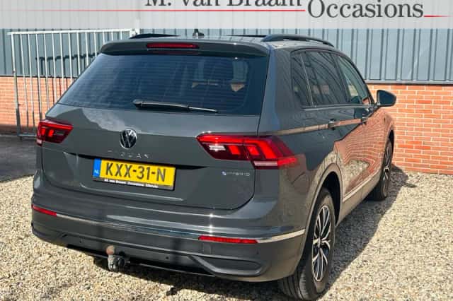 Volkswagen Tiguan (2021) thumbnail 6