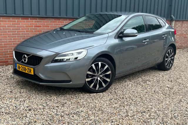 Volvo V40 (2020) thumbnail 1