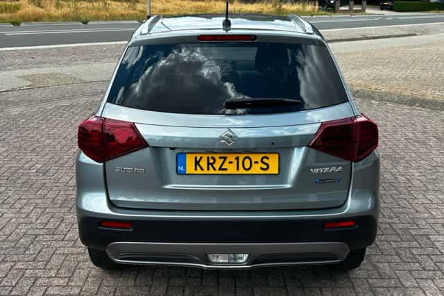 Suzuki Vitara (2023) thumbnail 3