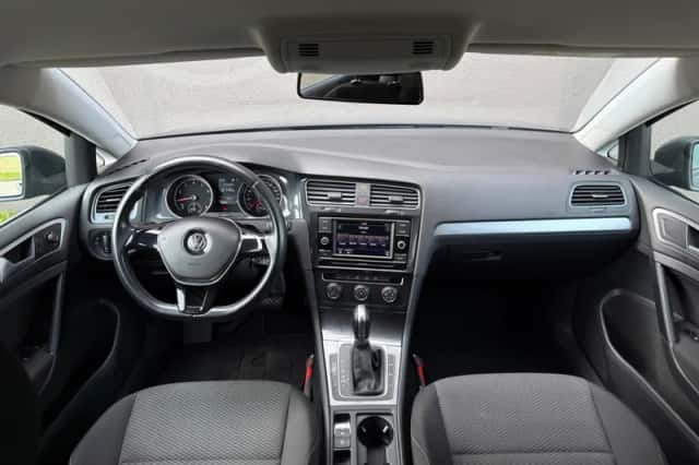 Volkswagen Golf (2019) thumbnail 2