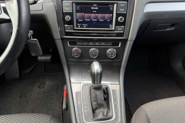 Volkswagen Golf (2019) thumbnail 4