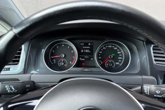 Volkswagen Golf (2019) thumbnail 5