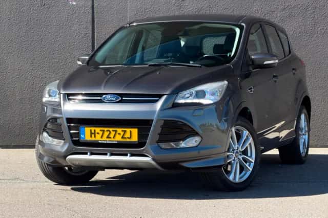 Ford Kuga (2016) thumbnail 1