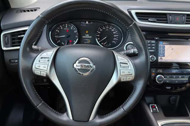 Nissan Qashqai (2017) thumbnail 5