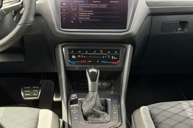 Volkswagen Tiguan (2022) thumbnail 2