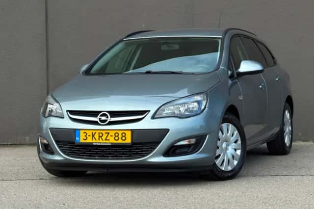 Opel Astra (2013) thumbnail 1