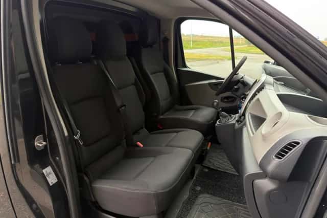 Renault Trafic (2017) thumbnail 2