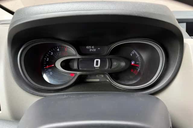 Renault Trafic (2017) thumbnail 3