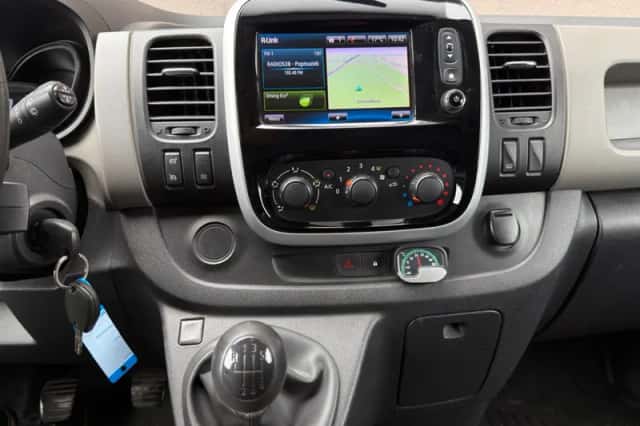 Renault Trafic (2017) thumbnail 5