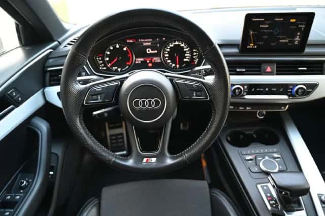 Audi A4 (2017) thumbnail 3