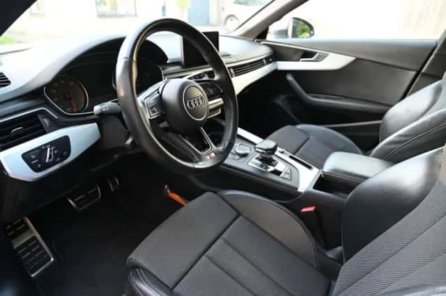 Audi A4 (2017) thumbnail 5