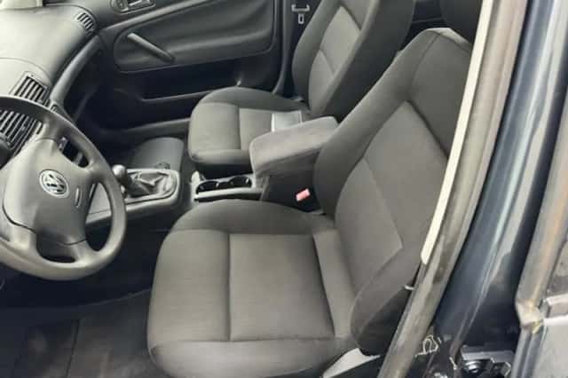 Volkswagen Passat (2002) thumbnail 3