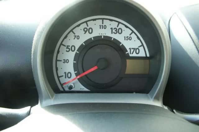 Toyota Aygo (2011) thumbnail 5
