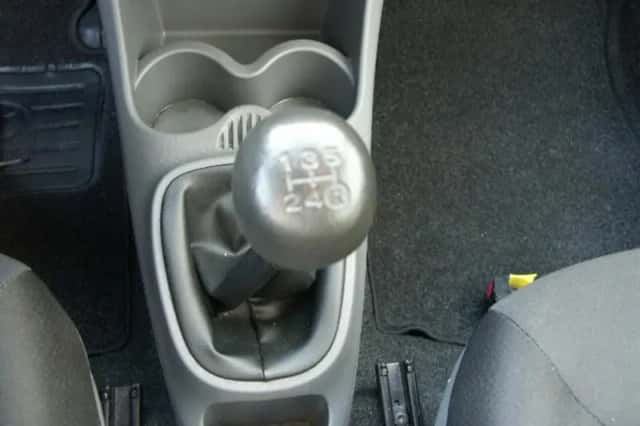 Toyota Aygo (2011) thumbnail 6
