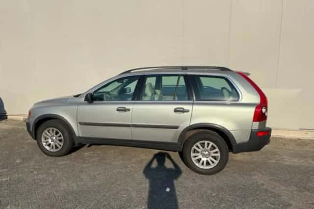 Volvo XC90 (2003) thumbnail 2