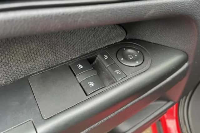 Opel Zafira (2006) thumbnail 6