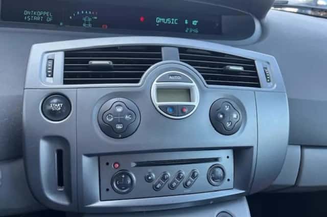 Renault Grand Scénic (2005) thumbnail 5