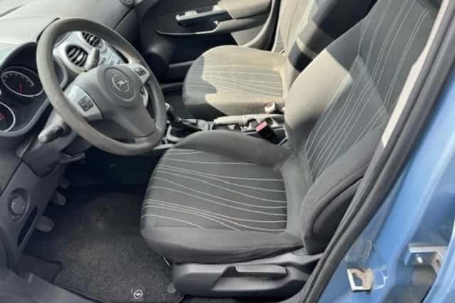 Opel Corsa (2008) thumbnail 3
