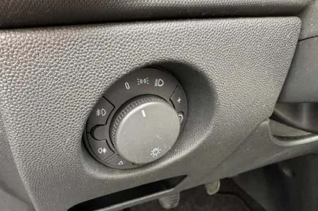 Opel Corsa (2008) thumbnail 6