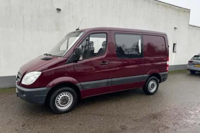 Mercedes-Benz Sprinter (2011) thumbnail 1
