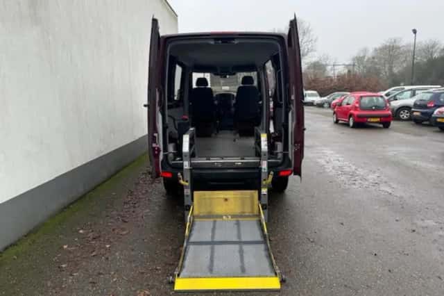 Mercedes-Benz Sprinter (2011) thumbnail 2