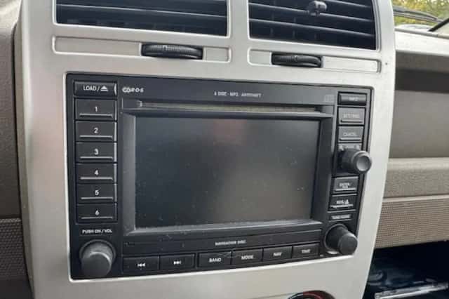 Jeep Compass (2007) thumbnail 3