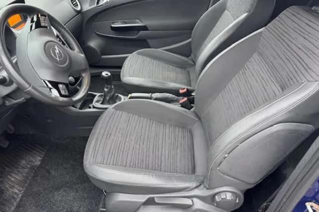 Opel Corsa (2014) thumbnail 3