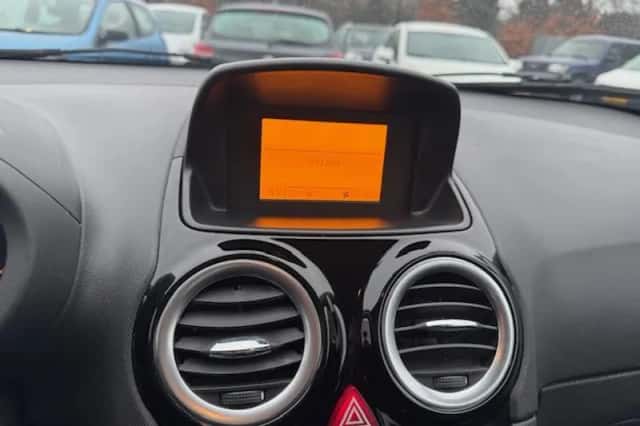 Opel Corsa (2014) thumbnail 5